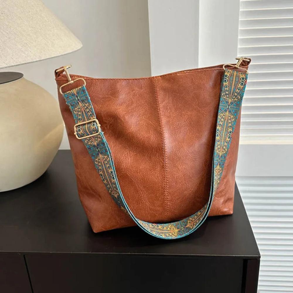 Chelseys Vintage-inspirierter Charme | Schultertasche aus Leder